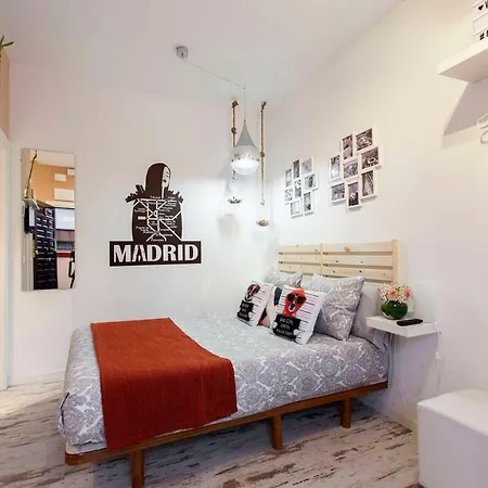 Estudio En Malasana - Calle Tesoro Madrid Esterno foto